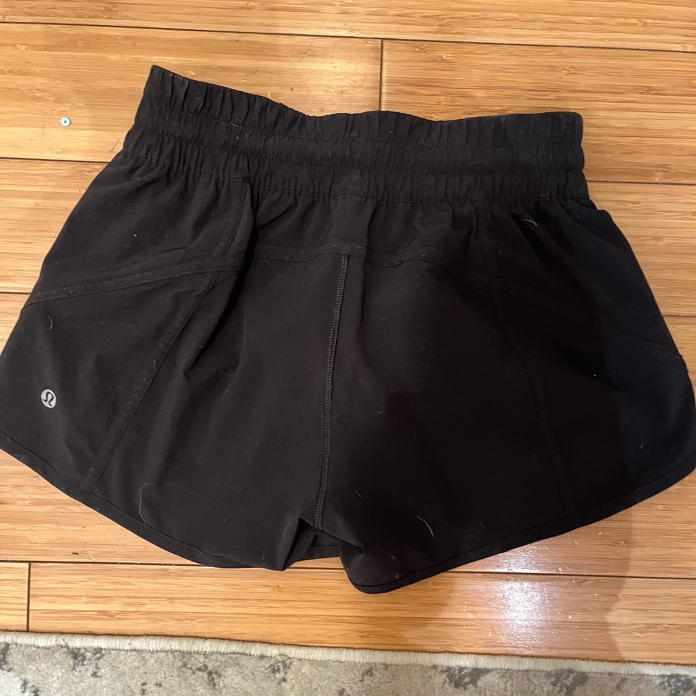 Lululemon tracker 4” shorts